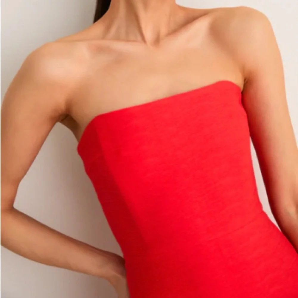 Alexis NWOT Sunniva Strapless Pleated Gown - Picture 5 of 15